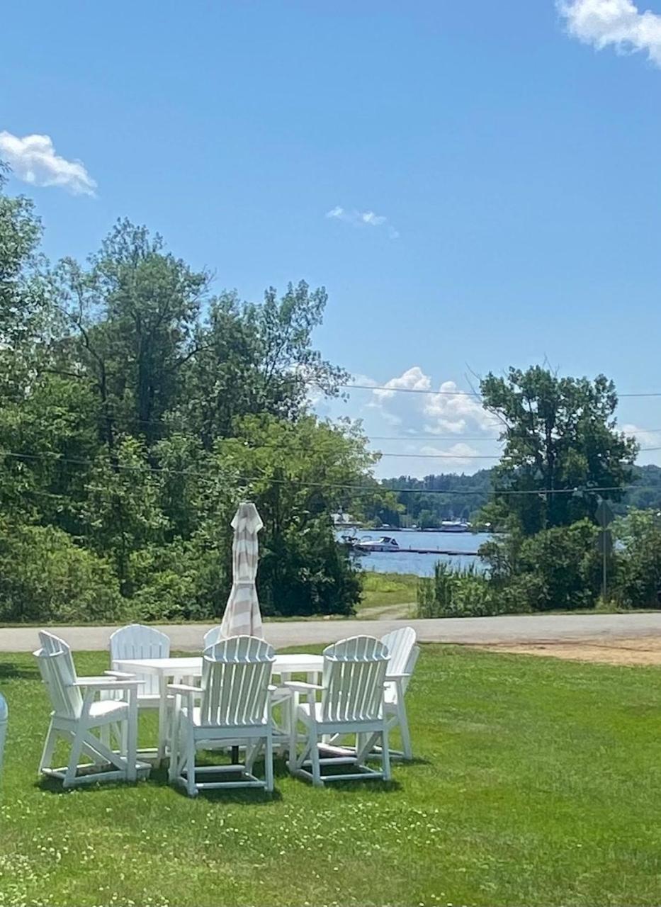 Beach House - On Lake Time Appartement Newport Buitenkant foto